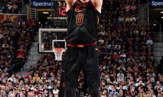 詹姆斯代言过哪些球鞋 勒布朗詹姆斯十佳球